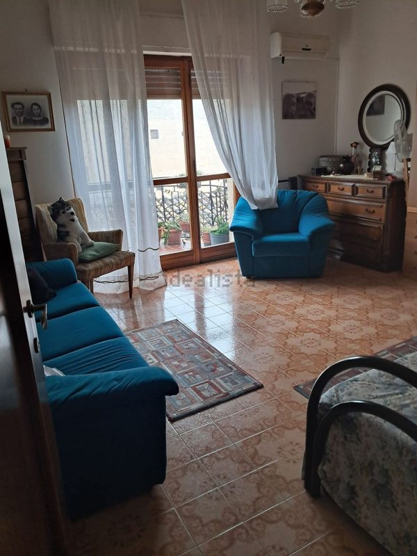 appartamento in vendita a Locri