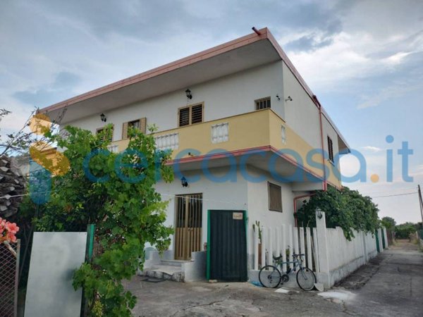 casa indipendente in vendita a Locri