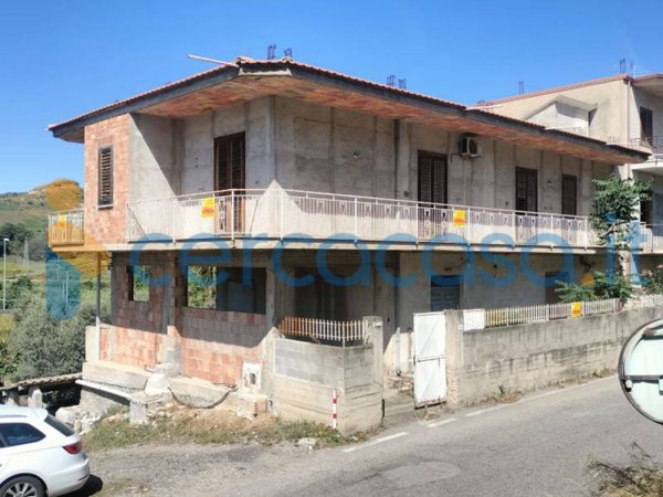 casa indipendente in vendita a Locri