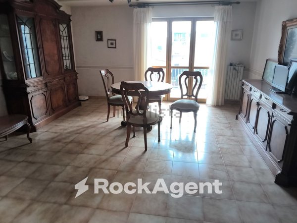 appartamento in vendita a Locri