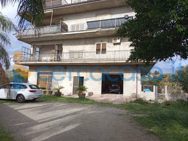 appartamento in vendita a Locri in zona Moschetta