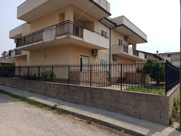 appartamento in vendita a Locri