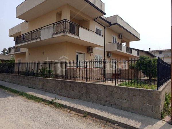 appartamento in vendita a Locri