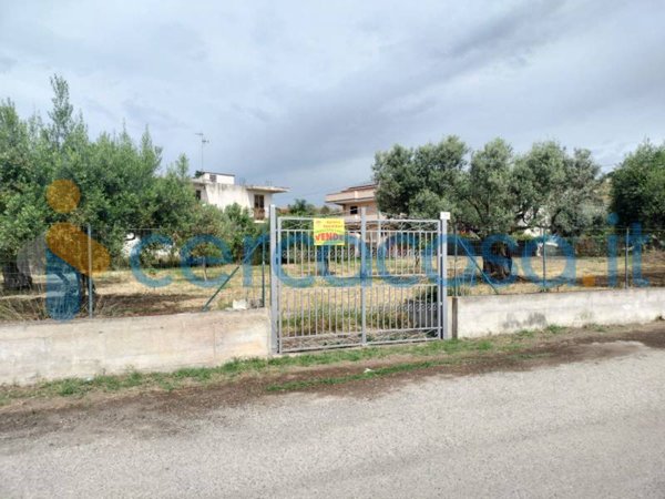 terreno in vendita a Locri