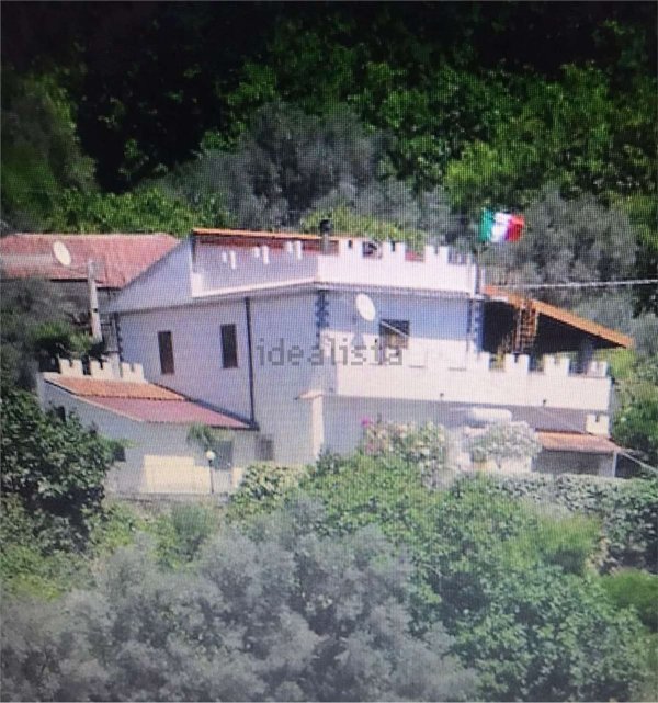 casa indipendente in vendita a Mammola