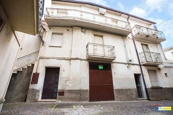 casa indipendente in vendita a Mammola