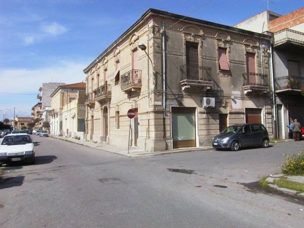 intera palazzina in vendita a Marina di Gioiosa Ionica