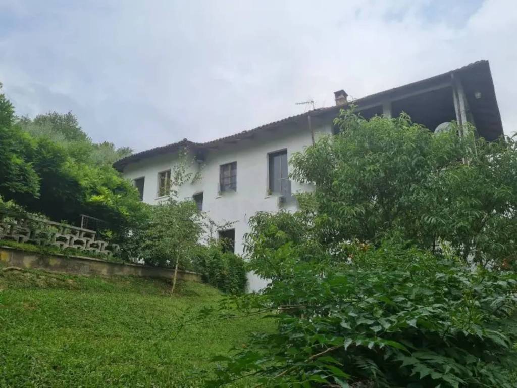 casa indipendente in vendita ad Antignano in zona Perosini