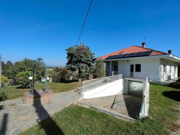 casa indipendente in vendita ad Antignano in zona Gonella