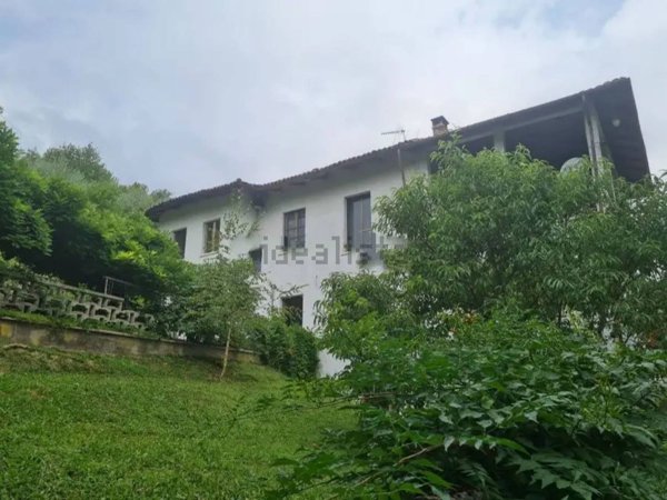 casa indipendente in vendita ad Antignano in zona Perosini