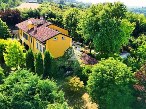 casale in vendita ad Antignano