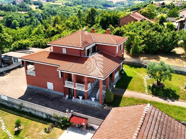 casa indipendente in vendita ad Antignano in zona Perosini