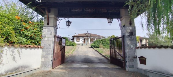 casa indipendente in vendita ad Antignano in zona Gonella