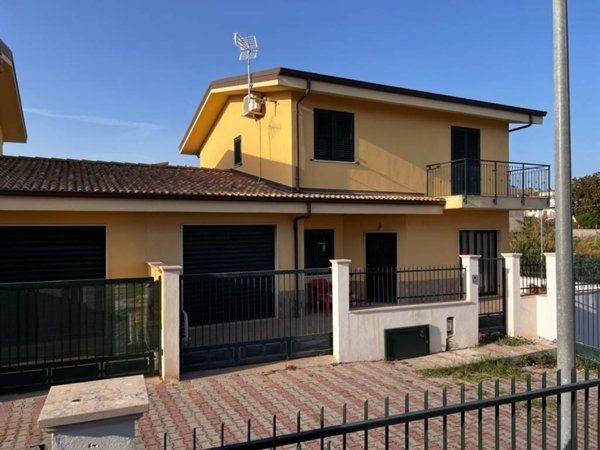casa indipendente in vendita a Melito di Porto Salvo
