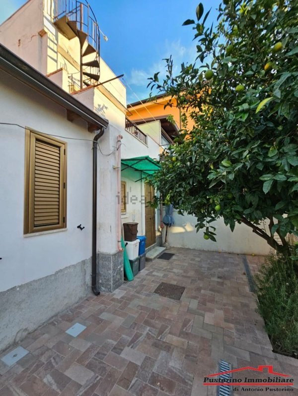 casa indipendente in vendita a Melito di Porto Salvo
