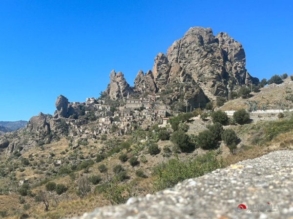 casa indipendente in vendita a Melito di Porto Salvo in zona Pentidattilo