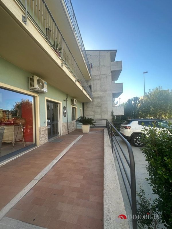 locale commerciale in vendita a Melito di Porto Salvo