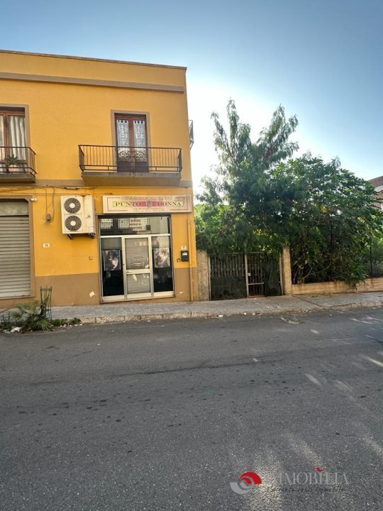 locale commerciale in vendita a Melito di Porto Salvo