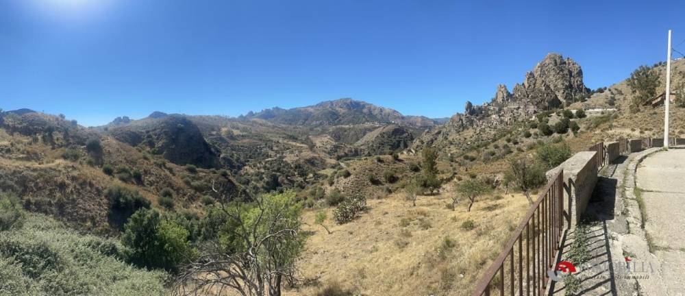 casa indipendente in vendita a Melito di Porto Salvo in zona Pentidattilo