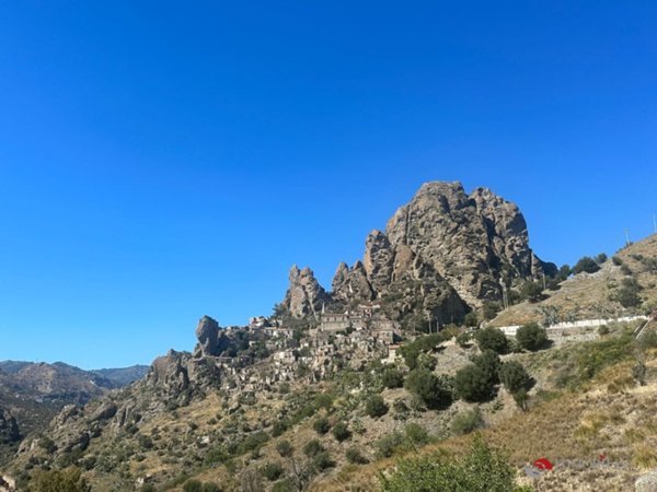 casa indipendente in vendita a Melito di Porto Salvo in zona Pentidattilo