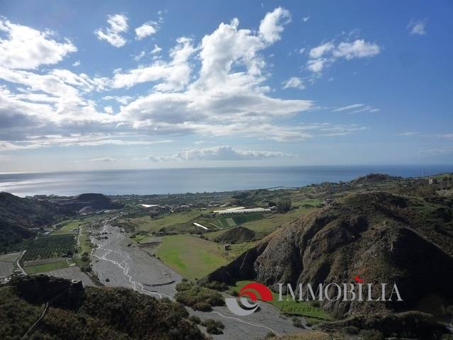 casa indipendente in vendita a Melito di Porto Salvo in zona Pentidattilo