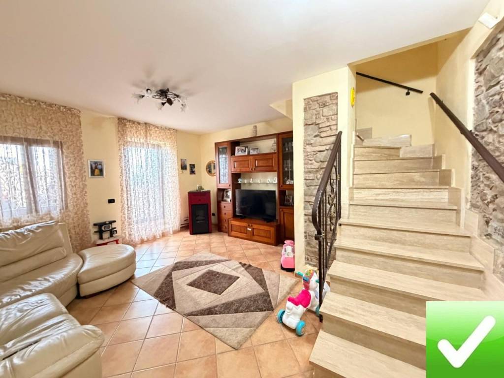 casa indipendente in vendita a Melito di Porto Salvo