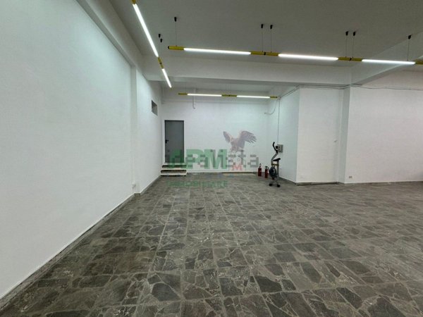 locale commerciale in vendita a Monasterace