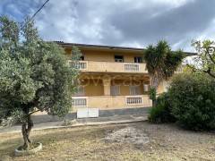 casa indipendente in vendita a Montebello Jonico