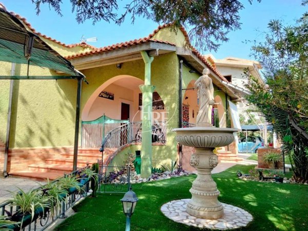casa indipendente in vendita a Montebello Jonico in zona Saline