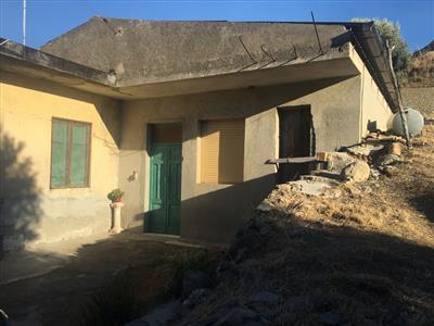 casa indipendente in vendita a Montebello Jonico