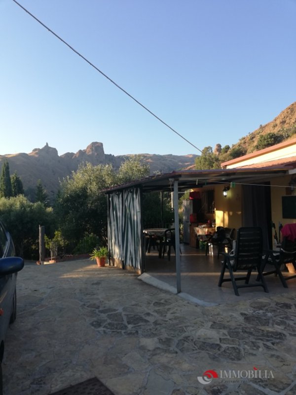 casa indipendente in vendita a Montebello Jonico