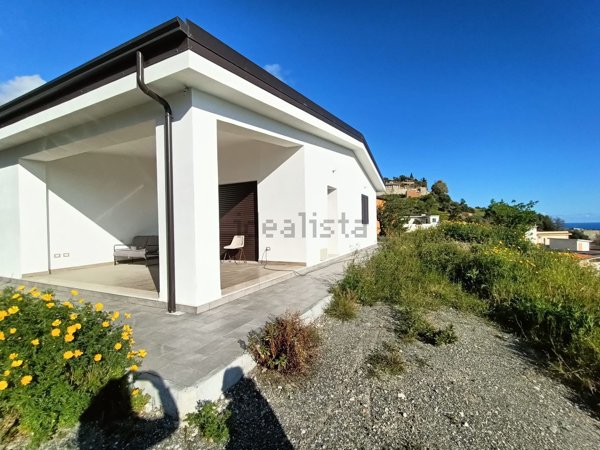 casa indipendente in vendita a Montebello Jonico in zona Masella