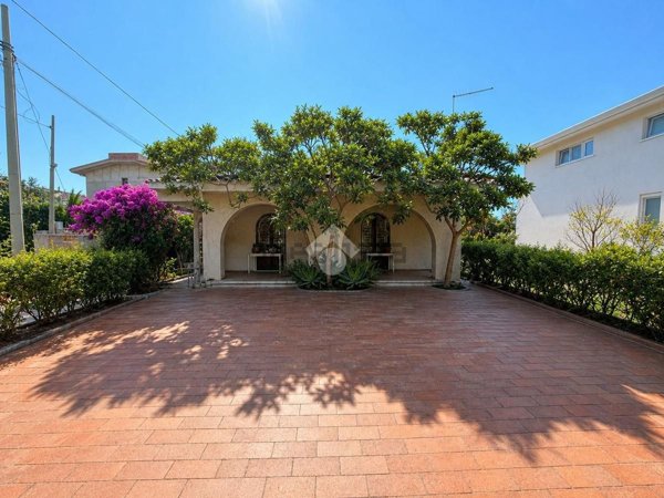 casa indipendente in vendita a Montebello Jonico