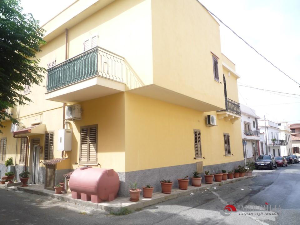 appartamento in affitto a Motta San Giovanni in zona Lazzaro