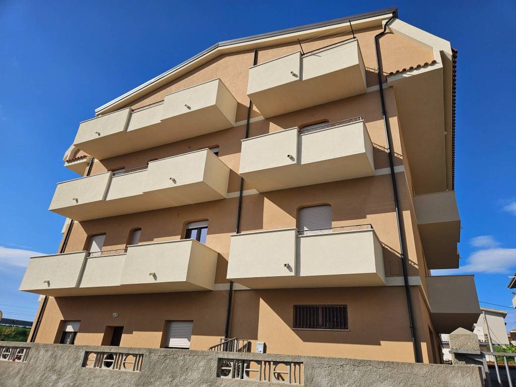 appartamento in vendita a Motta San Giovanni in zona Lazzaro