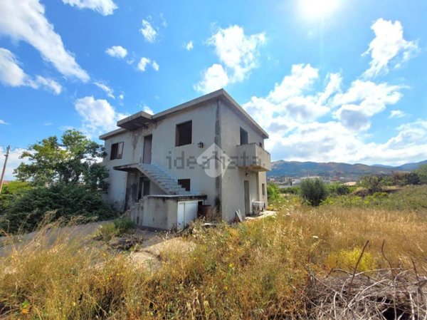 casa indipendente in vendita a Motta San Giovanni