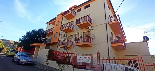 appartamento in vendita a Motta San Giovanni in zona Lazzaro
