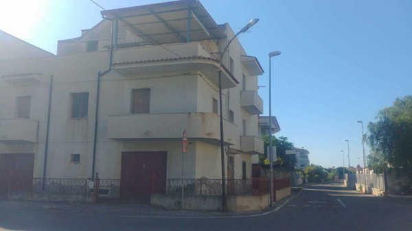 casa indipendente in vendita a Motta San Giovanni in zona Lazzaro