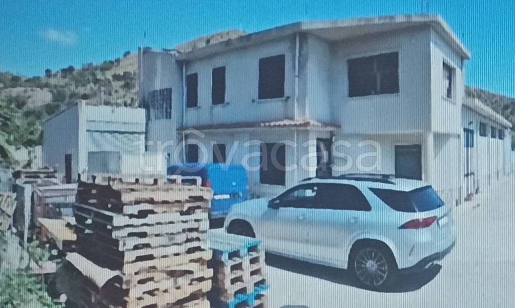 locale commerciale in vendita a Motta San Giovanni in zona Lazzaro