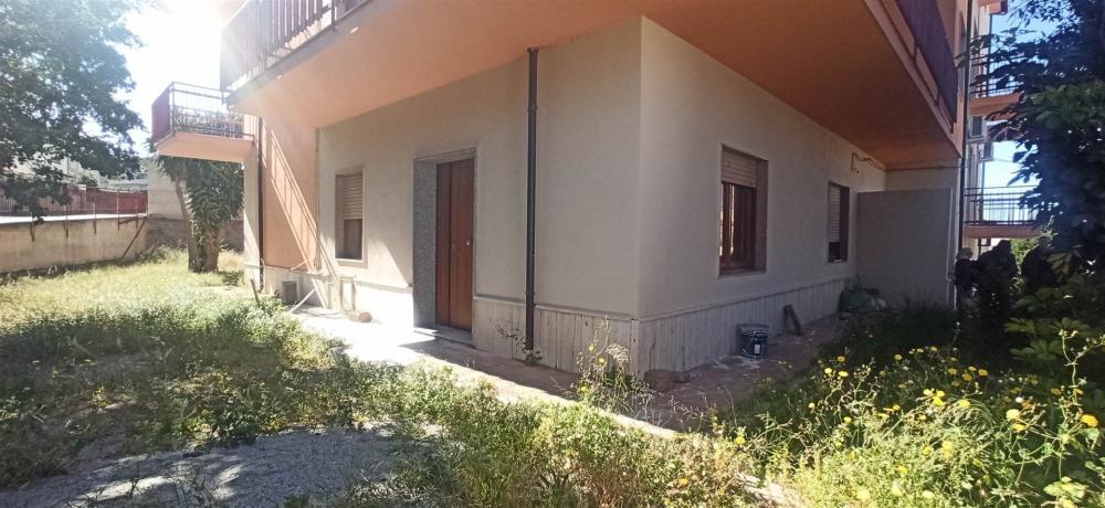 appartamento in vendita a Motta San Giovanni in zona Lazzaro