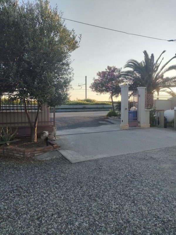 appartamento in vendita a Motta San Giovanni in zona Lazzaro