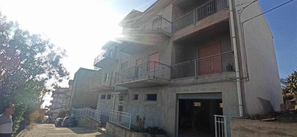 appartamento in vendita a Motta San Giovanni in zona Lazzaro