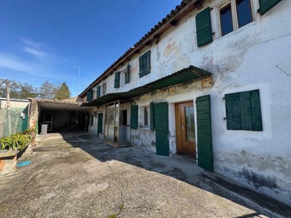 casa indipendente in vendita a Motta San Giovanni in zona Lazzaro