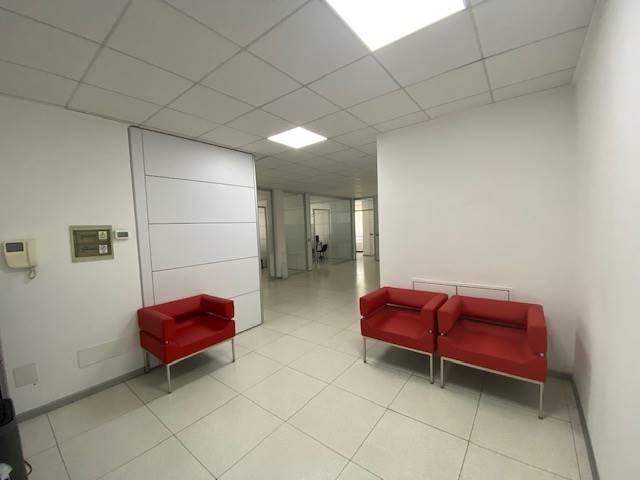 ufficio in vendita a Motta San Giovanni in zona Lazzaro