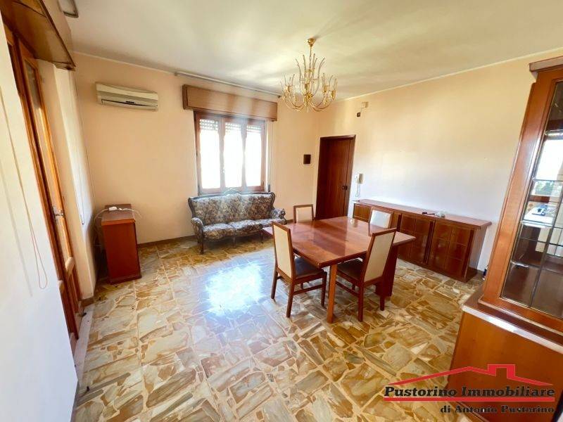 appartamento in vendita a Motta San Giovanni in zona Lazzaro