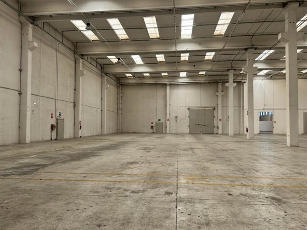 capannone in vendita a Motta San Giovanni in zona Lazzaro