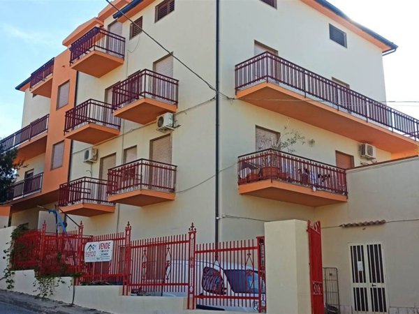 appartamento in vendita a Motta San Giovanni in zona Lazzaro