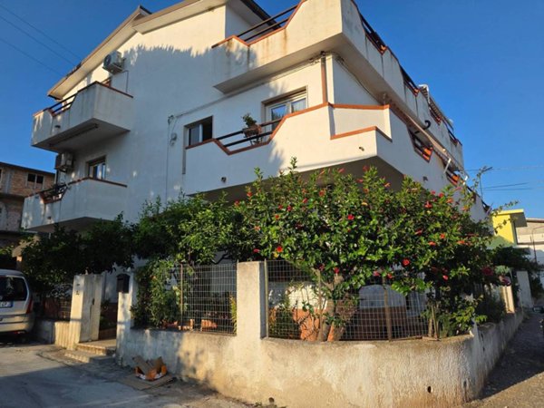 casa indipendente in vendita a Palizzi in zona Palizzi Marina