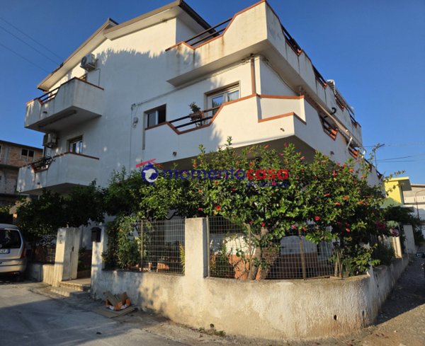 casa indipendente in vendita a Palizzi in zona Palizzi Marina