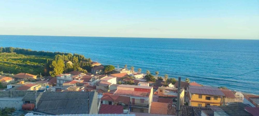 appartamento in vendita a Palizzi in zona Palizzi Marina
